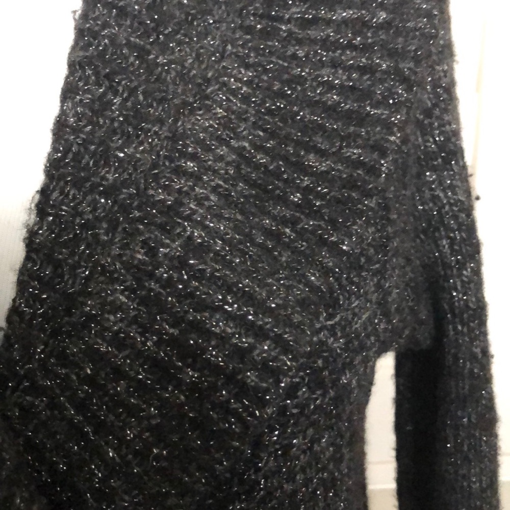 Express Sweater 💋 - Picture 2 of 3